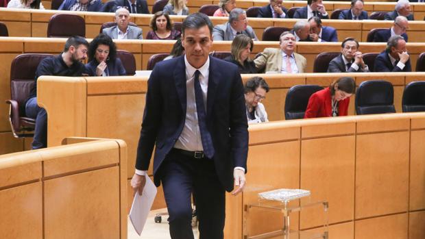 Moncloa piensa ya en las urnas pero priorizará los decretos sociales como el salario mínimo