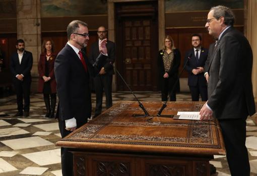 Torra califica de «ministro» a su nuevo consejero de Acción Exterior y le ordena que obedezca a Puigdemont