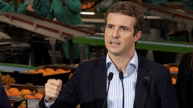 Casado apoya al Gobierno para vetar «un acuerdo deshonroso» sobre Gibraltar en el Brexit