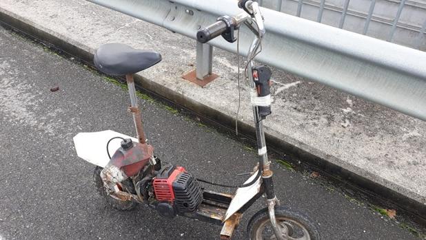 Detenido mientras circulaba con un vehículo fabricado con piezas de moto, bicicleta y desbrozadora