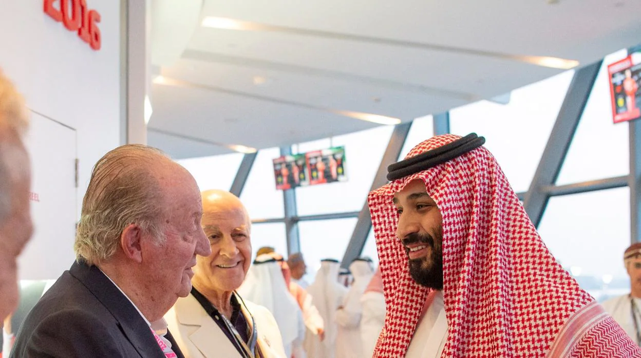 Zarzuela afirma que el saludo del Príncipe saudí a Don Juan Carlos fue «estrictamente protocolario»