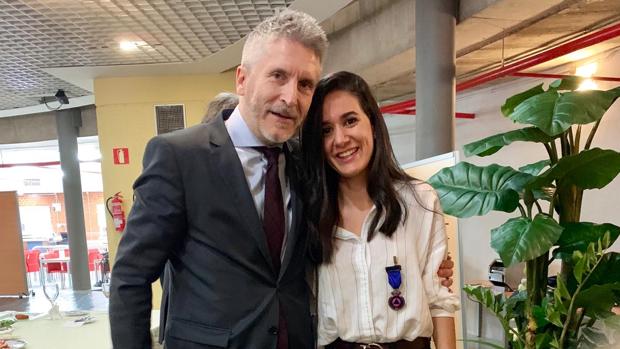 Raquel Dengra: una medalla por salvar la vida a su vecino del cuarto