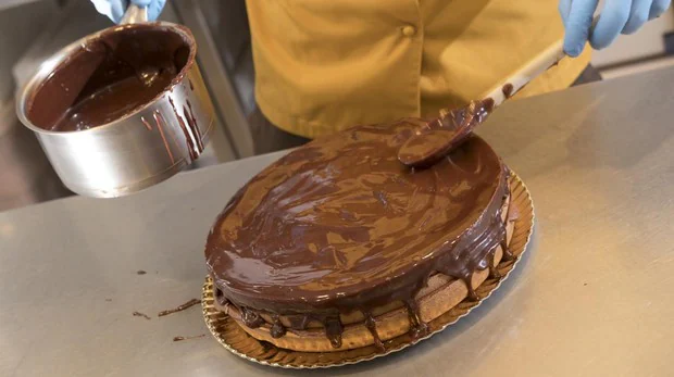 La tarta de chocolate más grande del mundo para conmemorar el Día  Internacional de la Discapacidad
