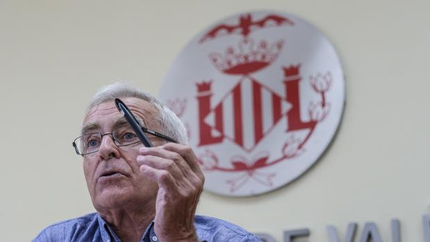 Joan Ribó retoma su agenda tras ser operado en el Instituto Valenciano de Oncología