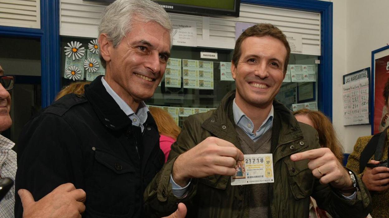 Pablo Casado y Adolfo Suárez Illana han jugado a la lotería con el número de la vicroria del congreso del PP