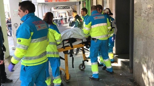 Herida muy grave una mujer de 29 años en Vallecas tras ser apuñalada por su cuñada