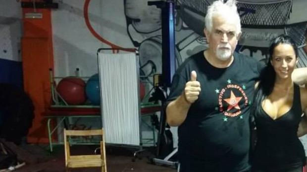 Feluco Marrero, entrenador de boxeo de Aurah Ruiz: «nunca baja la guardia y se merece respeto»