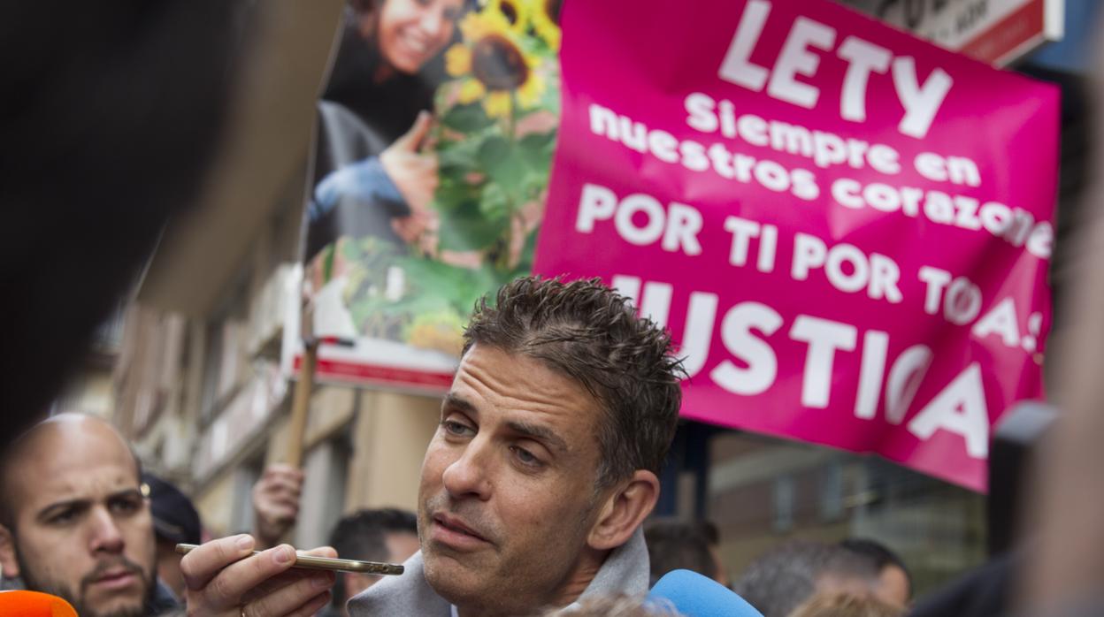 Centenares de personas protestan ante el Juzgado de Menores de Zamora para reclamar un endurecimiento de las penas de los menores para delitos más graves