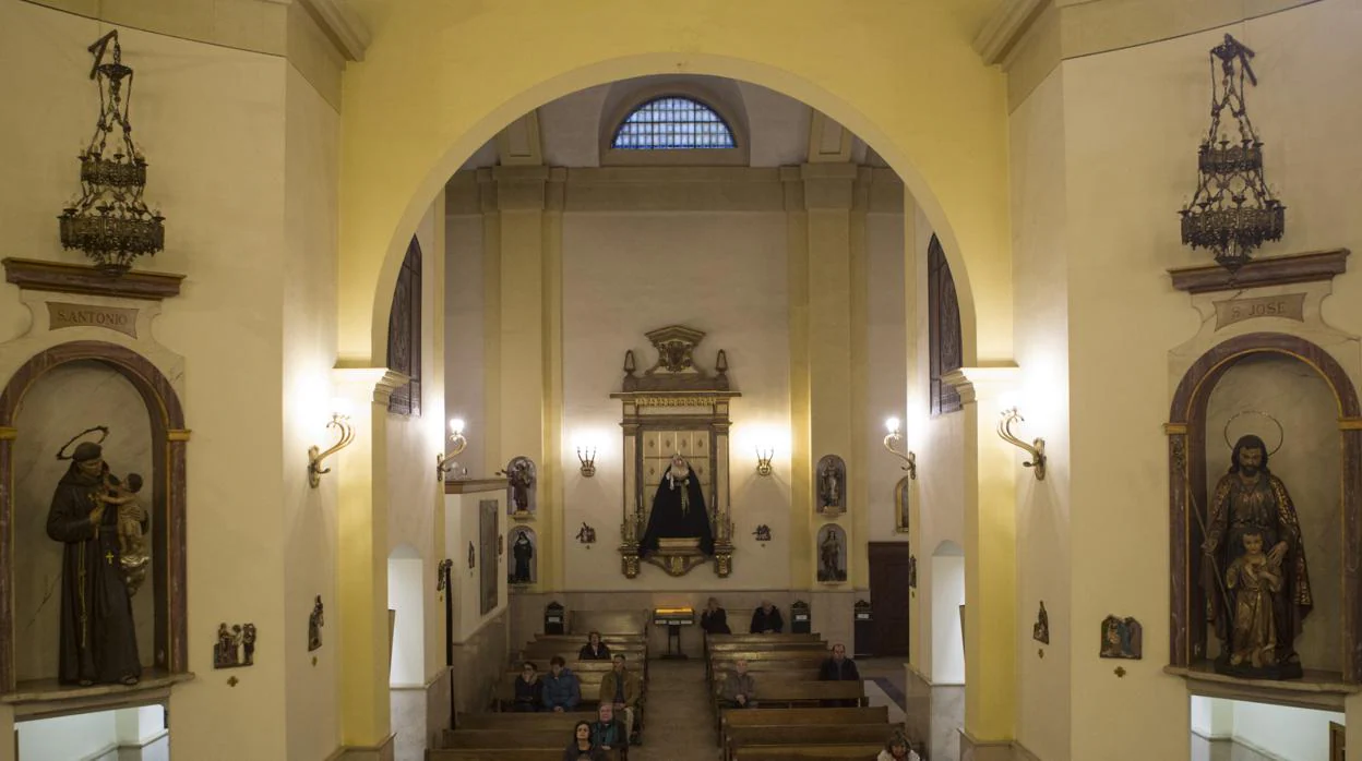 Interior de la Iglesia de El Salvador y san Nicolás