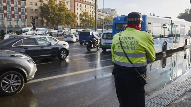 La contaminación subió ayer en la almendra central, pese a la medida