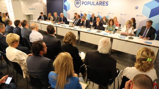 El PP-M no «arrinconará» a Vox; teme más que gobierne Podemos