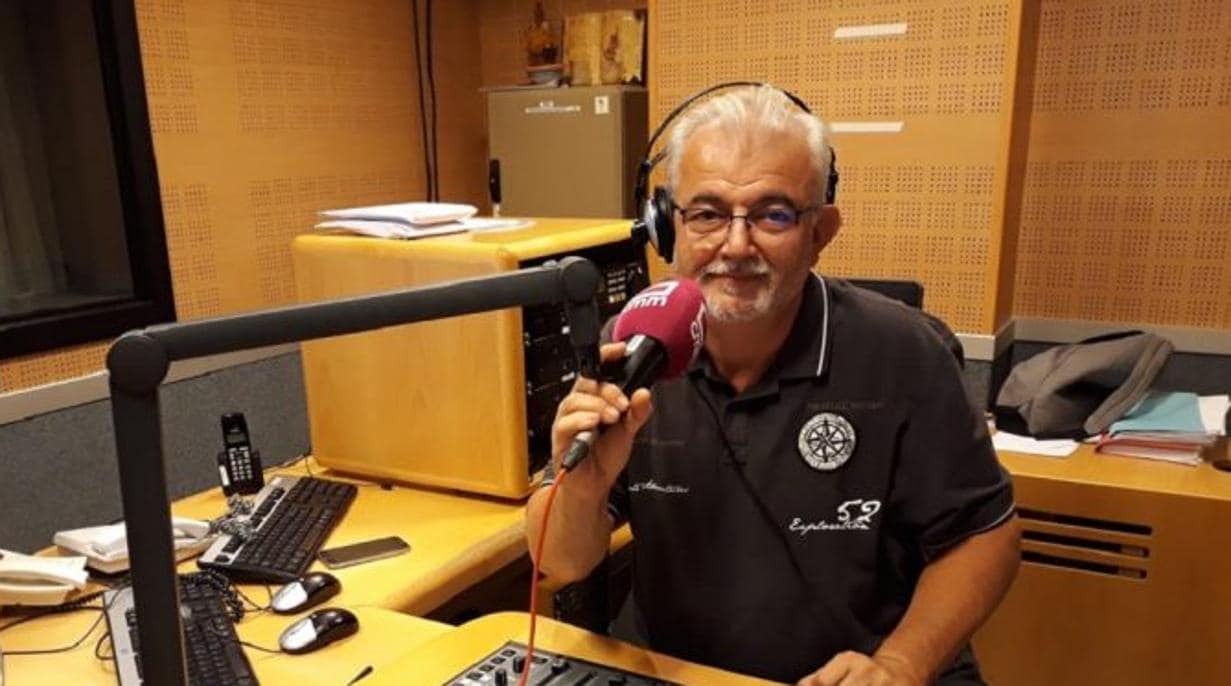 Joaquín Guzmán en los estudios de CMM Radio