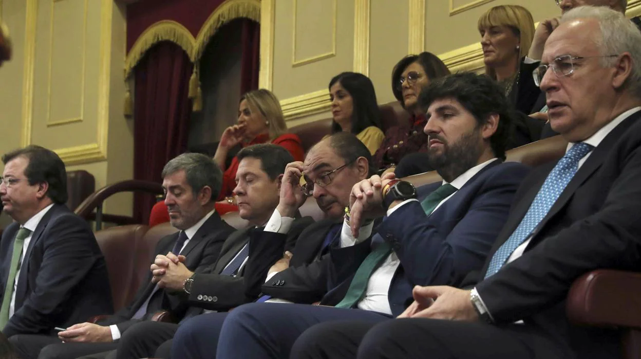 Javier Lambán, con otros presidentes autonómicos, en el acto de conmemoración de la Constitución en el Congreso