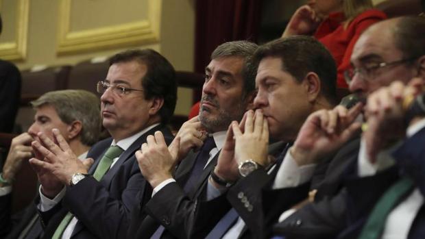 La política animalista de Sánchez siembra la discordia en el PSOE