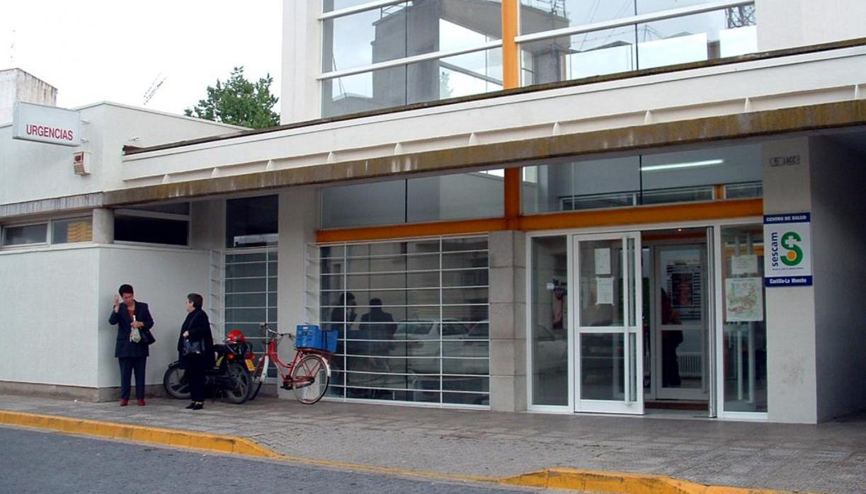 Entrada del centro de salud de La Roda (Albacete)