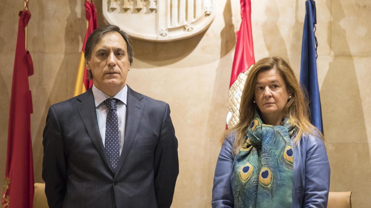 Carlos Carbayo, el alcalde en funciones, y la teniente alcalde Carmen Sánchez Bellota