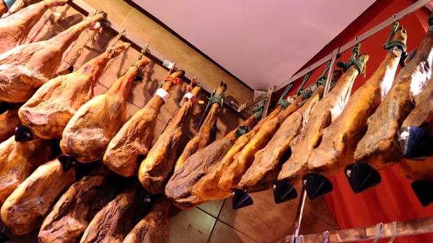 Caen los «ladrones del jamón»: los robaban en Teruel y Valencia para luego revenderlos más baratos