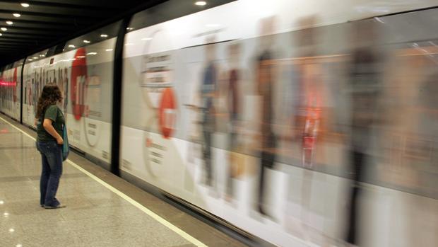 Un hombre muere al ser arrollado por el Metro en Valencia