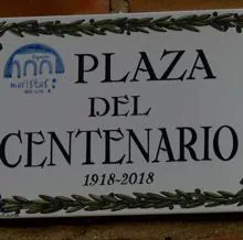 Plaza conmemorativa en el colegio Nuestra Señora de la Fuencisla en Segovia