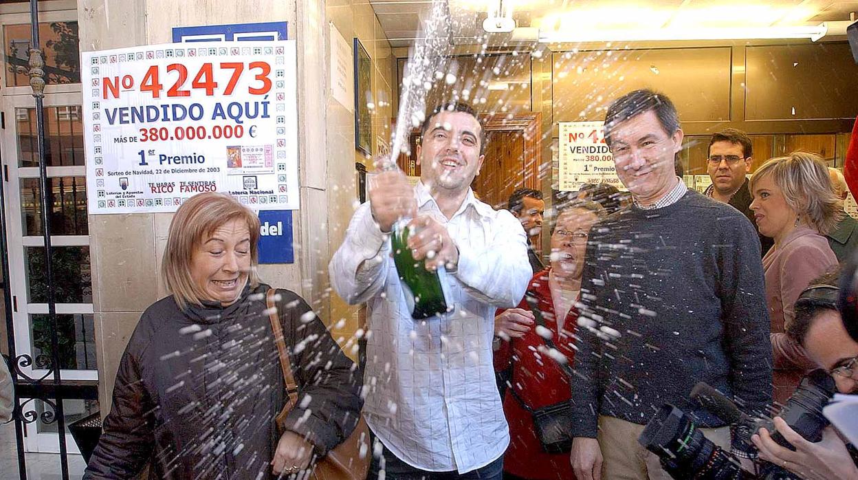 Imagen de la celebración del Gordo en Valencia en 2003