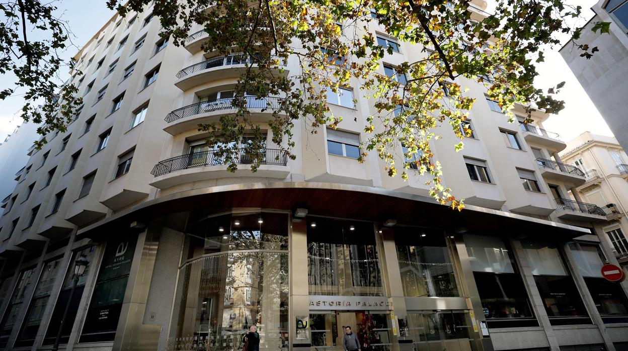 Entrada del hotel Astoria de Valencia