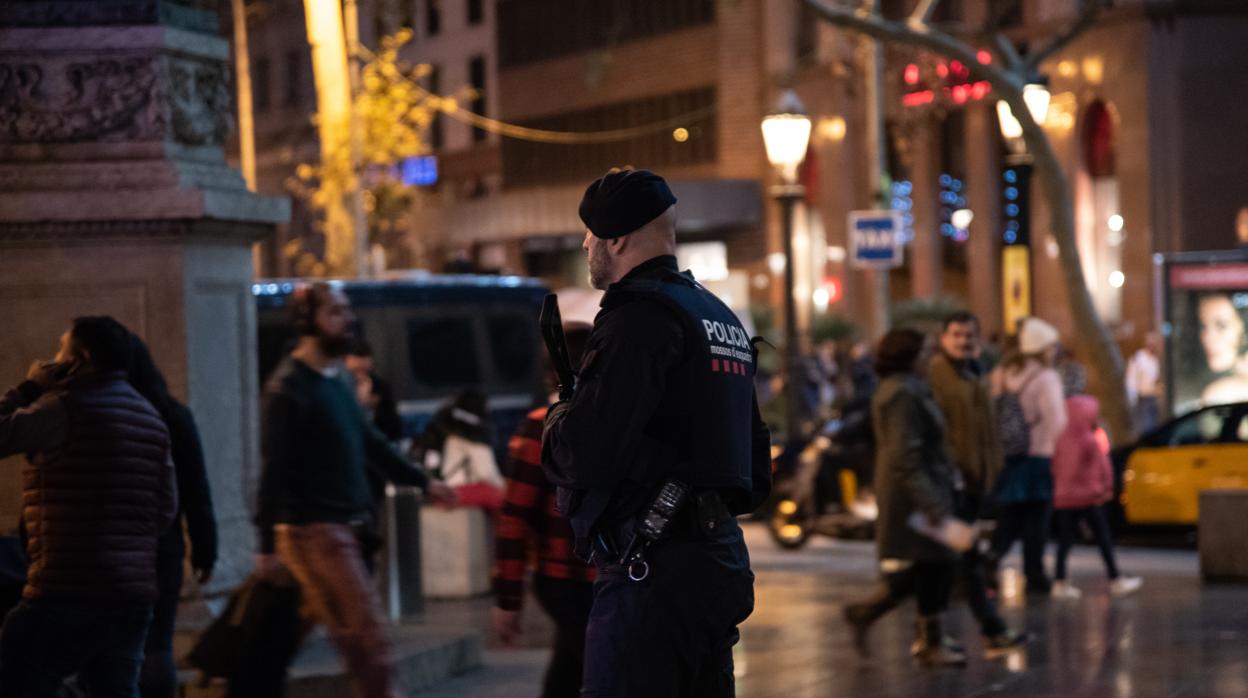 Barcelona extrema la seguridad para buscar a un posible yihadista