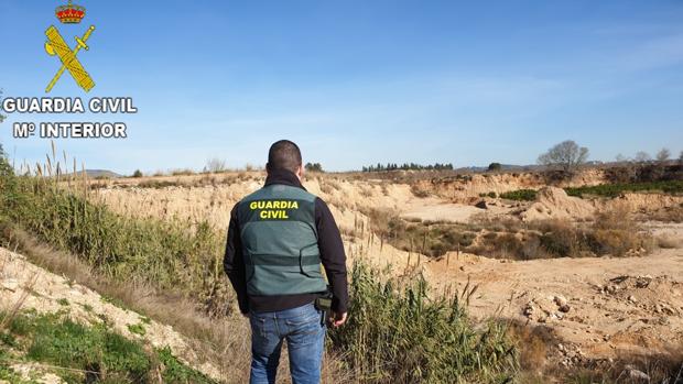 Despeñan a siete caballos moribundos por un barranco para ahorrarse el coste de la incineración