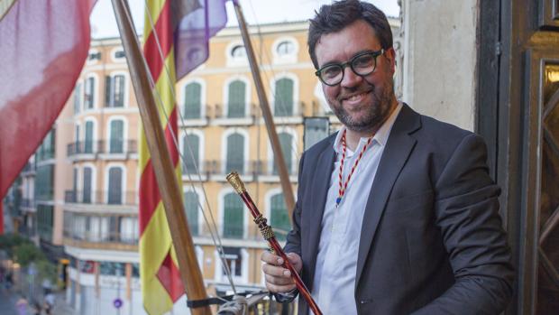 La lectura del pregón de la «Fiesta del Estandarte» de Palma deriva en un apoyo al secesionismo