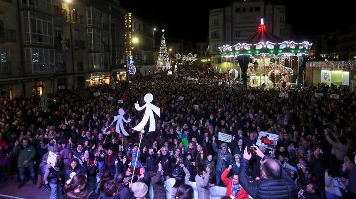 Miles de sorianos se manifestaron en la noche del viernes por el centro de la ciudad