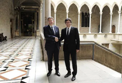 Imagen de la reunión de mayo de hace dos años entre Puigdemont y Puig