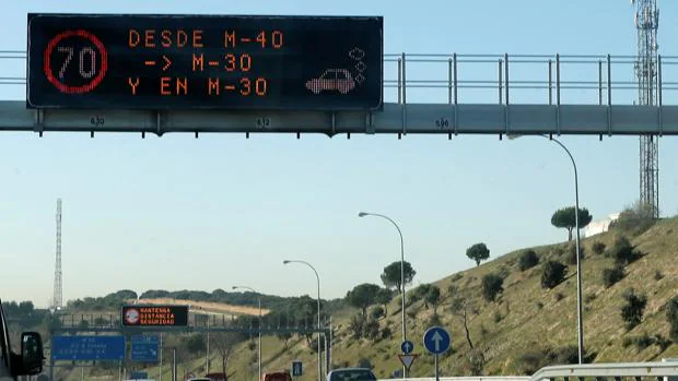 Madrid activa el protocolo por episodio de alta contaminación y restringe a 70 km/h la circulación en la M-30