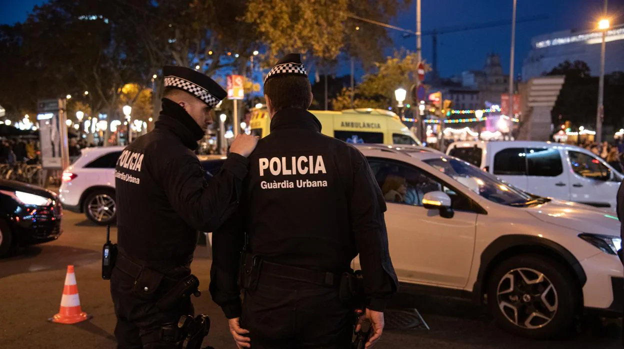 Control de la Guardia Urbana en el centro de Barcelona