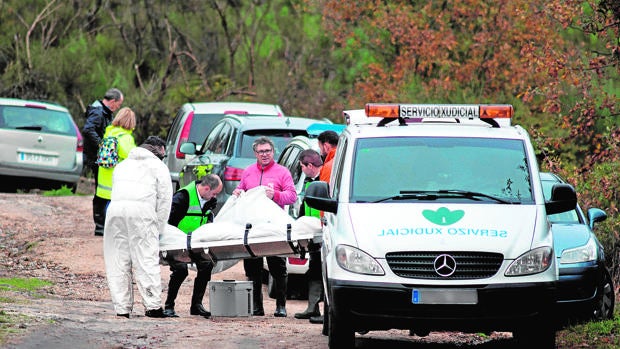 Diez mil pollos muertos, una herencia de 26.000 euros y un preso enterrado en el monte