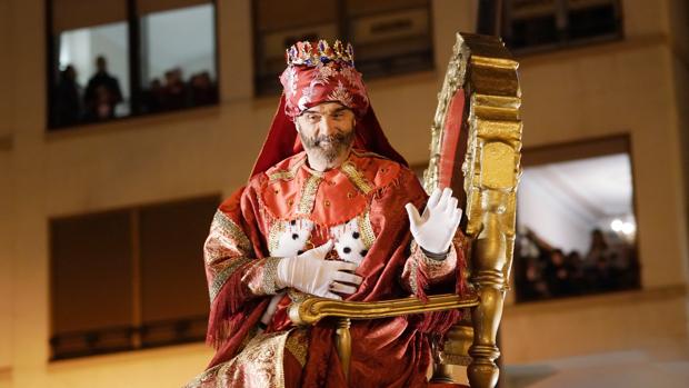 Los Reyes Magos reparten los regalos a los niños de la Comunidad Valenciana en una noche mágica