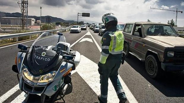 Trasladado al hospital un motorista que chocó con un coche en Socuéllamos