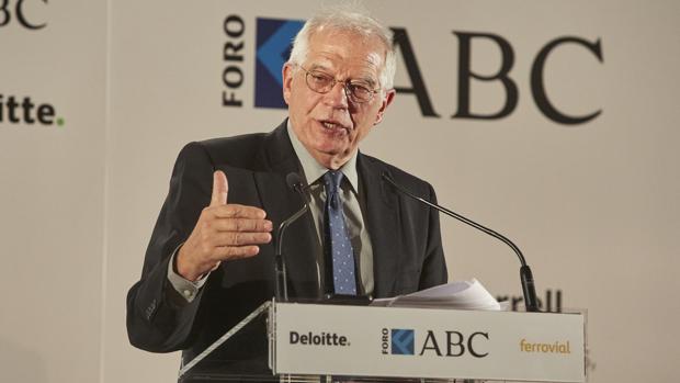 Borrell viaja a la India para impulsar la venta de 56 aviones militares de Airbus por 1.570 millones de euros