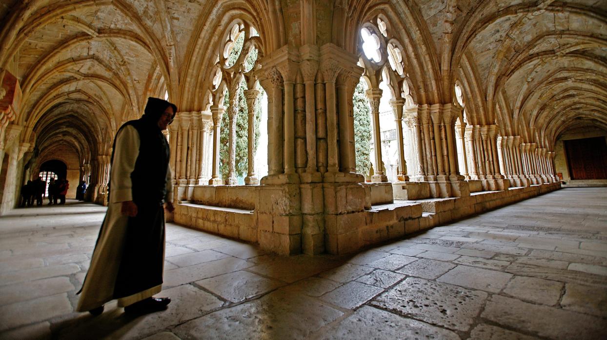 Claustro del Real Monasterio de Poblet, en Tarragona, panteón de los Reyes de Aragón y Condes de Barcelona