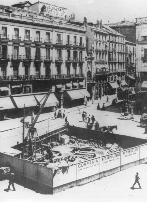 Obras del metro en la Puerta del Sol en 1919