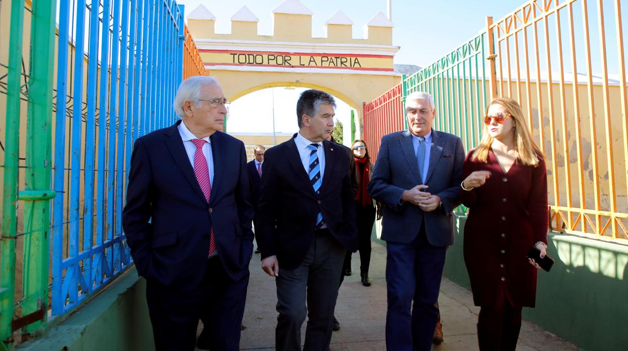 El portavoz del PP en el Senado visita un centro de menores con el presidente de Melilla, Juan José Imbroda