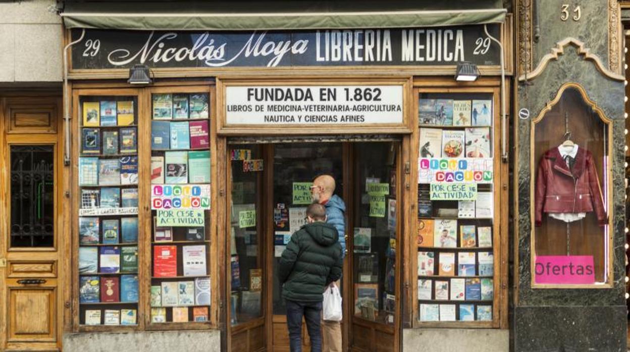 Fachada de la librería Nicolás Moya, en la calle de Carretas 29 de Madrid