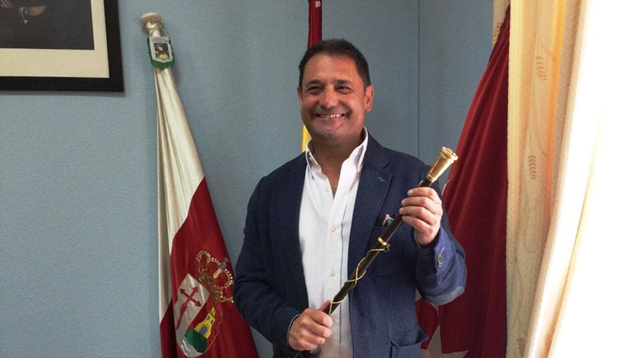 Javier Cuesta, alcalde de Paracuellos