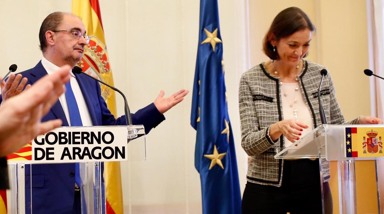 La ministra de Industria, Reyes Maroto, junto al presidente aragonés Javier Lambán