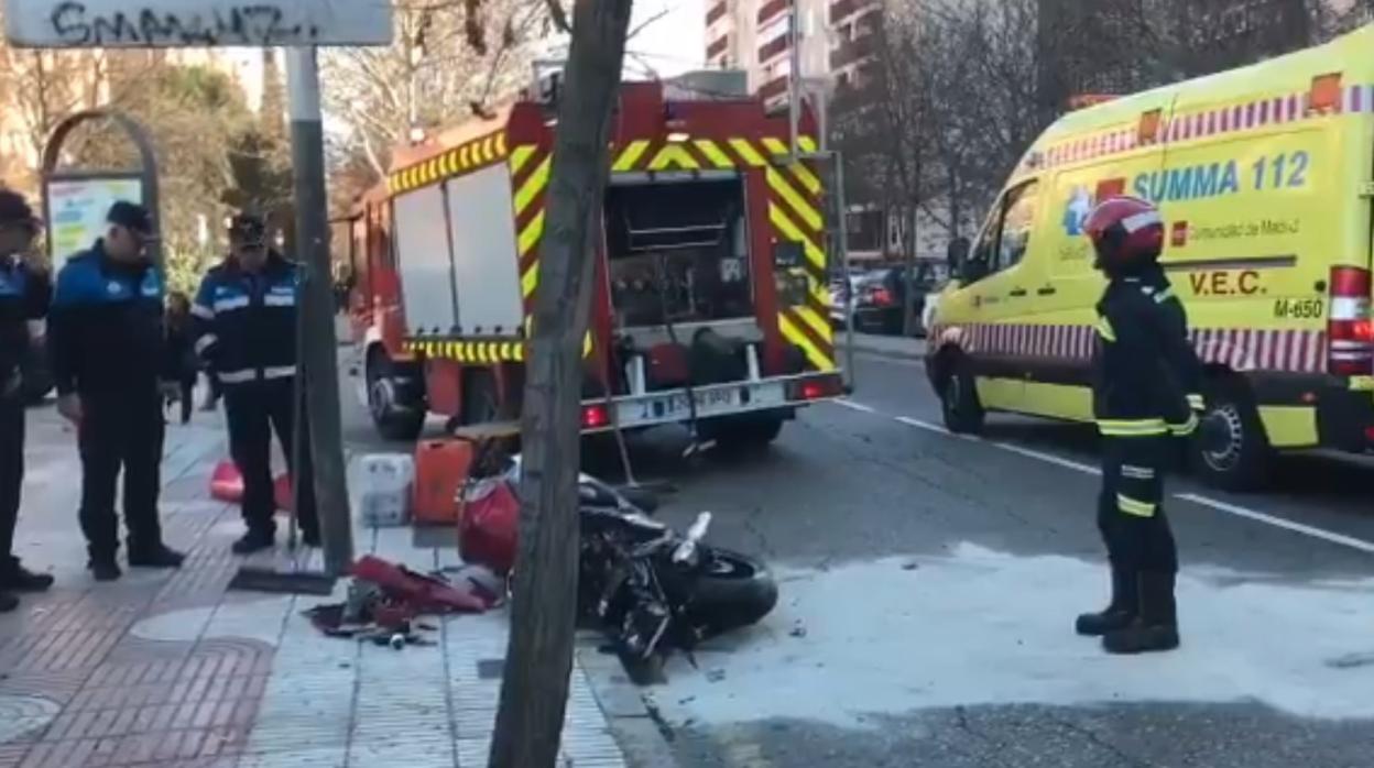 Policía Nacional, Bomberos y sanitarios del Summa, en el lugar del siniestro