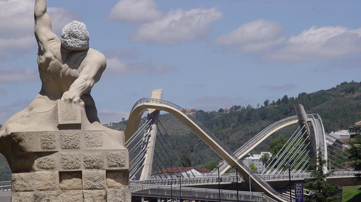 Puente del Milenio sobre el río Miño, en la ciudad de Orense