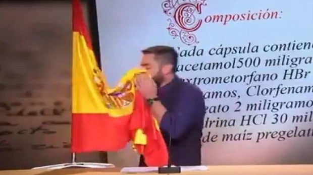 El juez archiva la causa contra Dani Mateo por sonarse con la bandera de España