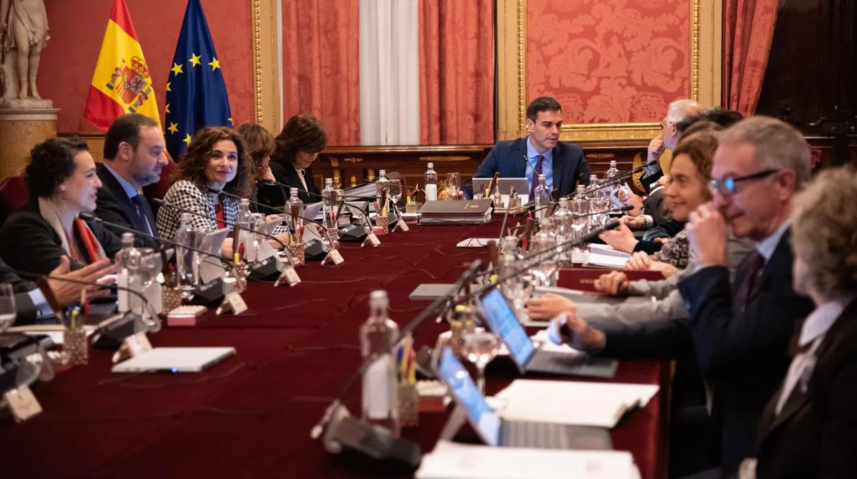 Pedro Sánchez encabeza la reunión del Consejo de Ministros que tuvo lugar en Barcelona