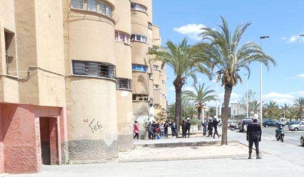 Dos barrios de Elche, entre los diez con menos renta de toda España