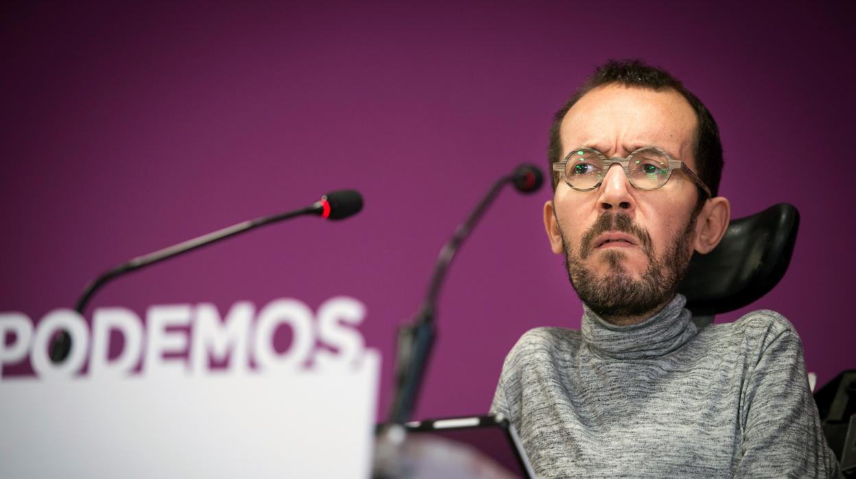 El secretario de Organización de Podemos, Pablo Echenique, en rueda de prensa tras el Consejo de Podemos el martes