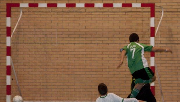 Elevan a 22 años la pena a un entrenador de fútbol femenino que abusaba de sus jugadoras