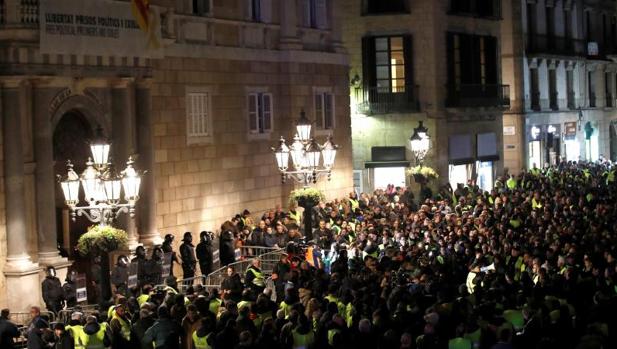 Los taxistas de Barcelona amenazan con bloquear la frontera con Francia